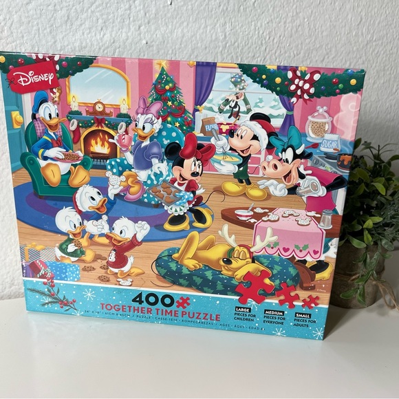 Disney Holiday Together Time Baking Xmas Cookies 400 SML Piece Puzzle Mickey - Picture 1 of 8